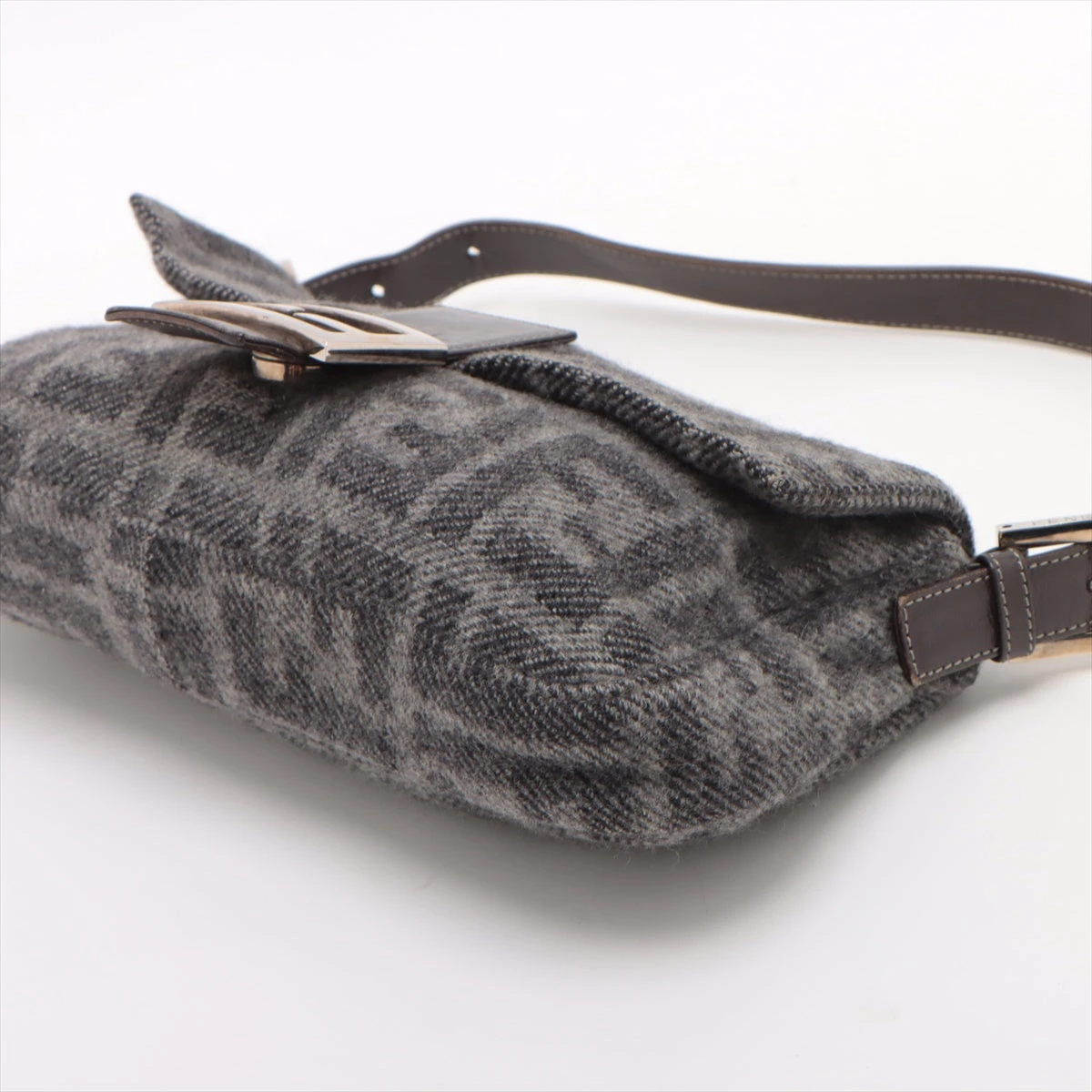 FENDI フェンディ マンマバケット ショルダーバッグ カシミア フェンディ ズッカ マンマバケット カシミヤ ワンショルダー
