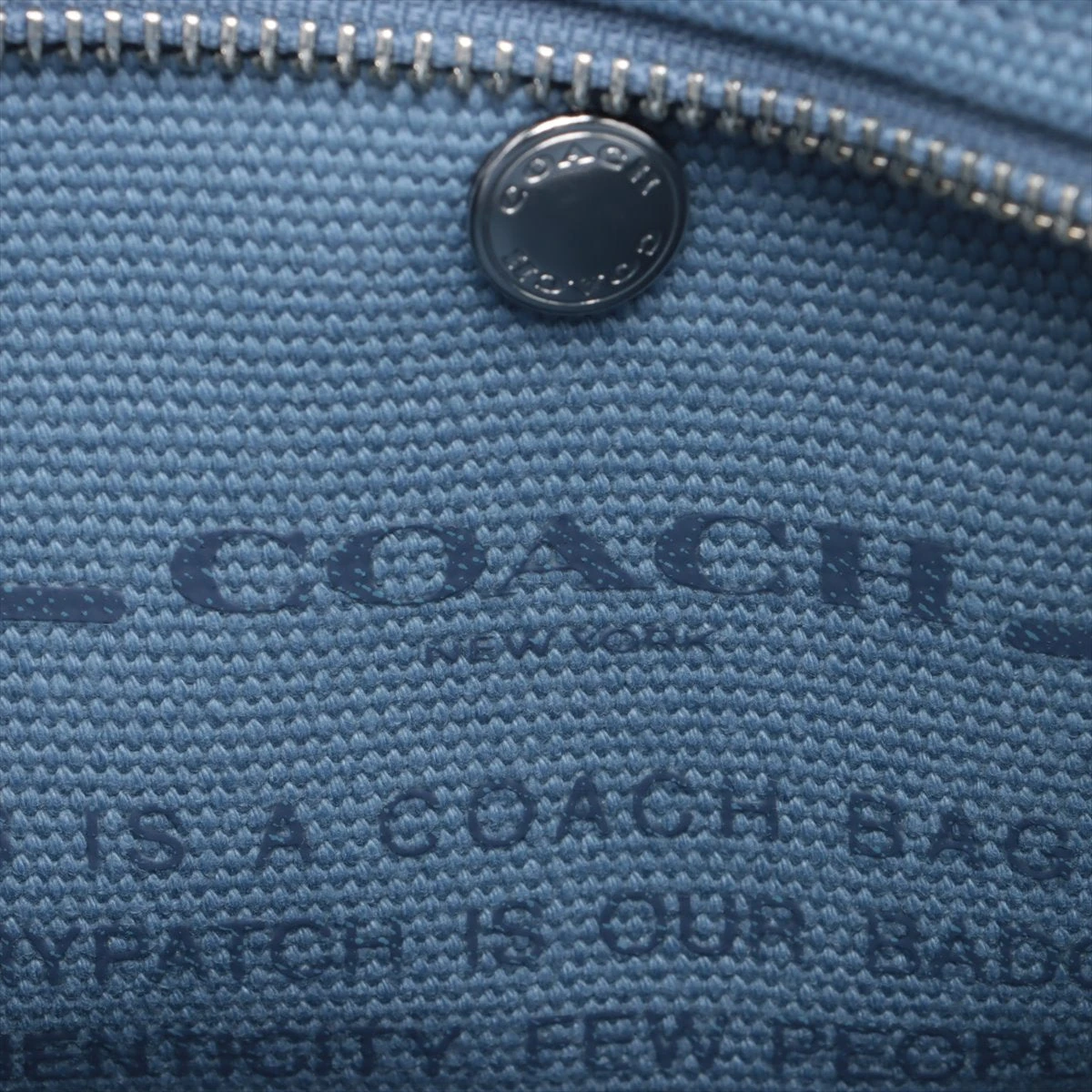 COACH ダークブルー キャンバスポーチ新品未使用品 2500000232800.jpg