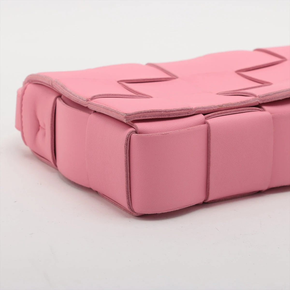 ボッテガヴェネタ マキシイントレチャート カセット レザー