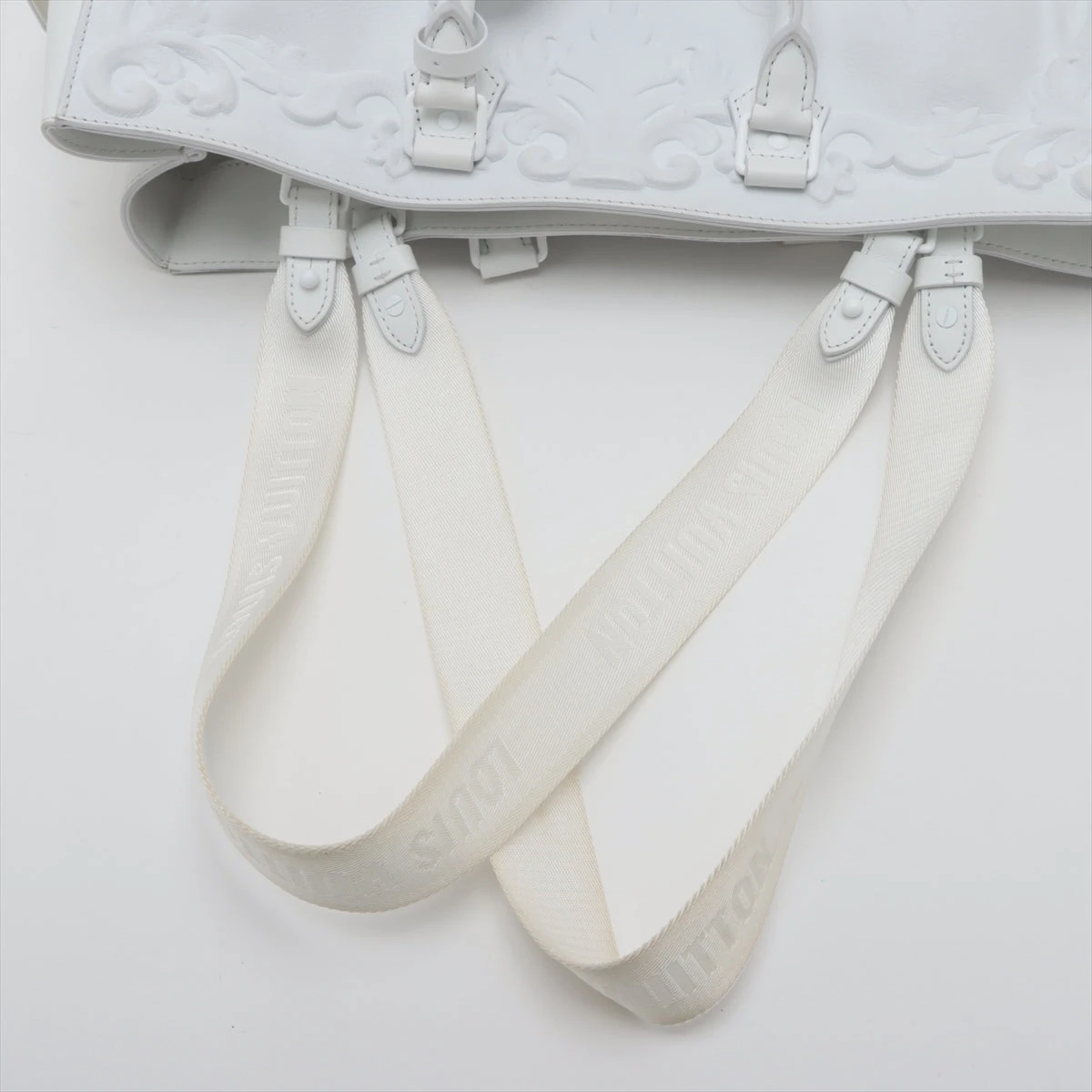 LOUIS VUITTON ルイヴィトン オーナメントサックプラ   M21841/RFID   ホワイト ユニセックス / 240001164907 ヴィトン LVオーナメント サックプラ M21841 RFID反応あり A3116107