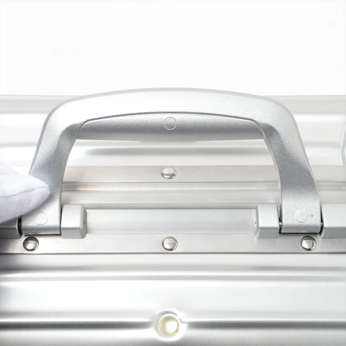 リモワ シルバー アルミニウム キャリーケース 楽天市場】新品未使用 RIMOWA リモワ Classic Cabin S Silver