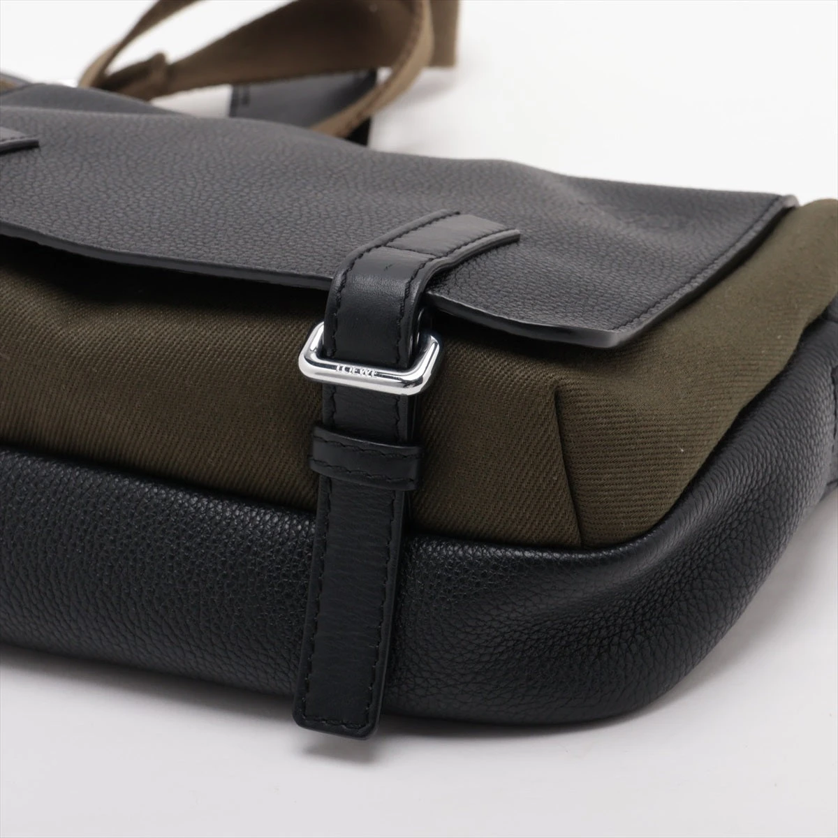 ロエベ ミリタリーメッセンジャーバッグ キャンバス×レザー