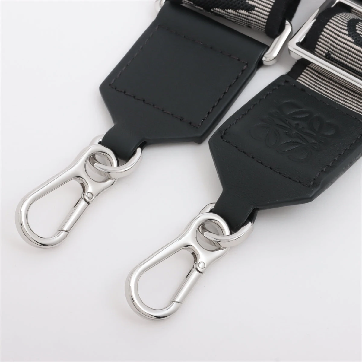 ユLOEWE ロエベ　アナグラム　ショルダーストラップキャンバスブラック ロエベ アナグラム ショルダーストラップ キャンバス ブラック