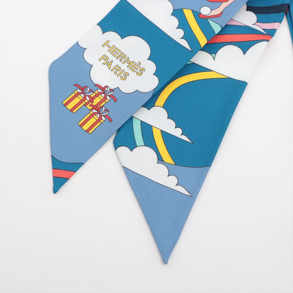 HERMES ツイリー　空飛ぶカレ 2本目のHERMESツイリーは空飛ぶカレ | やまとなでしこファッション