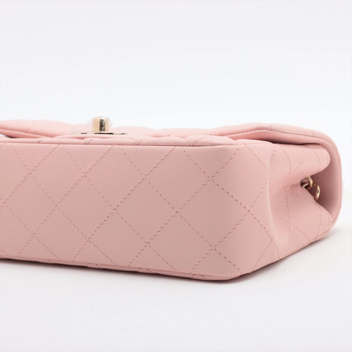 未使用品　CHANEL ミニマトラッセ ラムスキン　ピンク　ゴールド金具 CHANEL （新品・未使用品）シャネル ミニ マトラッセ チェーン