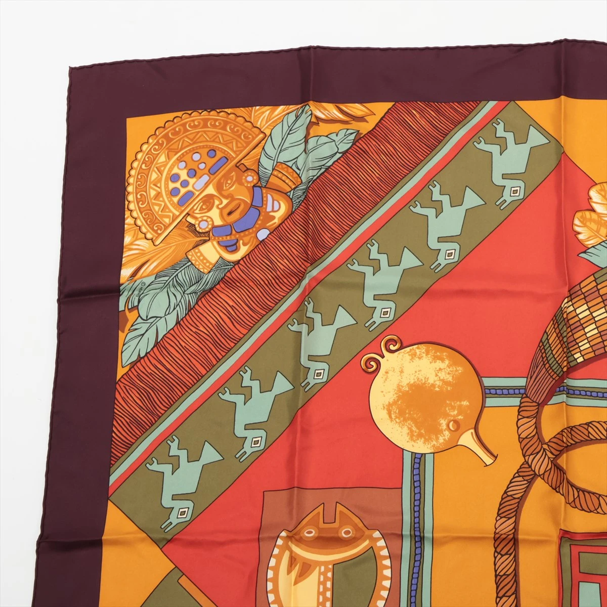 エルメス　HERMES 　スカーフ　カレ90　神聖なるペルー HERMES】【HUACA PIRU】【フランス製】エルメス『カレ90 神聖