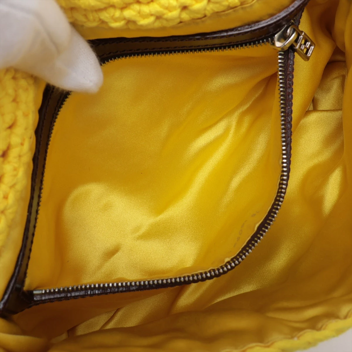 フェンディ マンマバケット ニット×レザー ショルダーバッグ イエロー