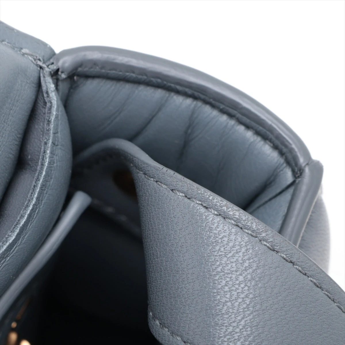 ボッテガヴェネタ マキシイントレチャート パデットカセット