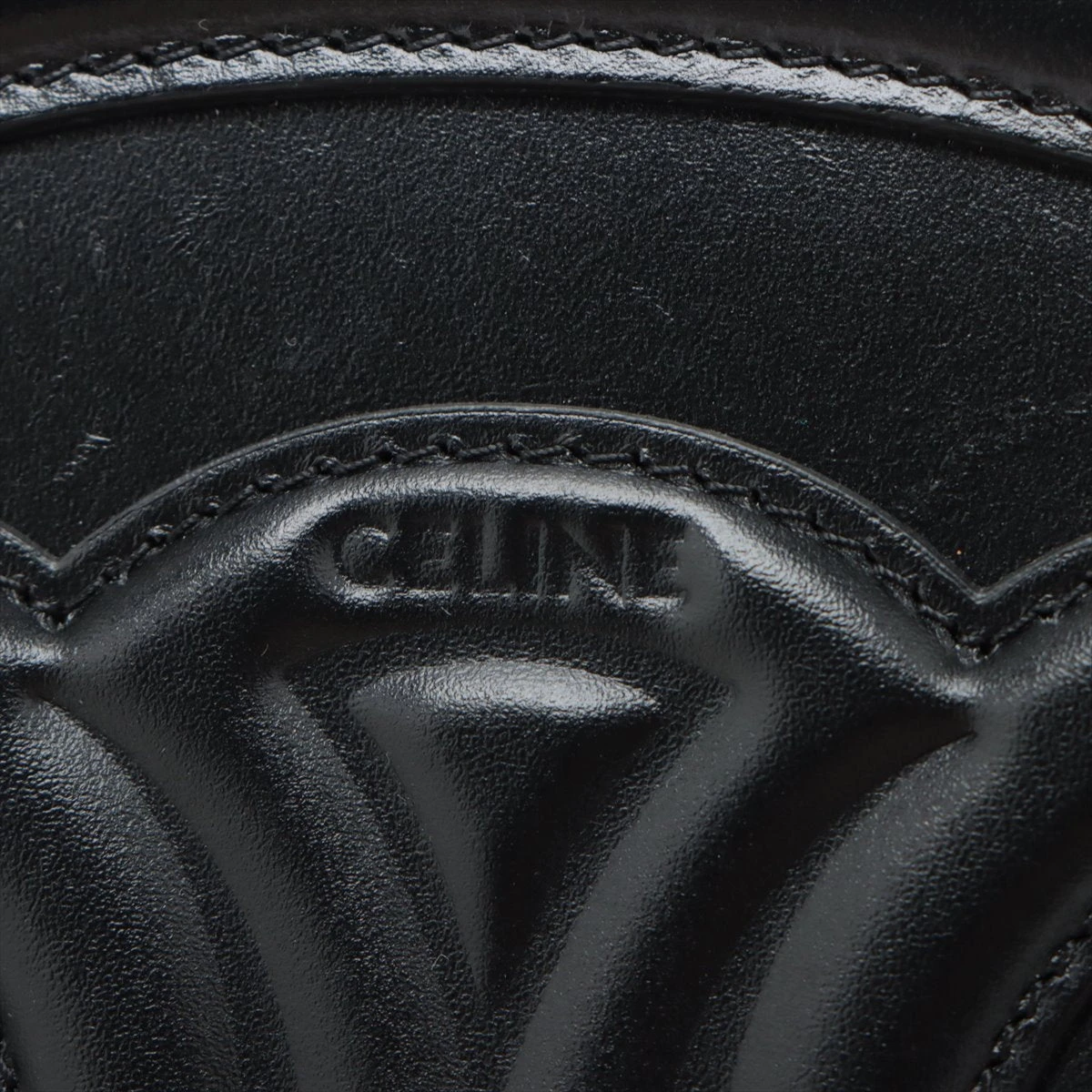 未使用　セリーヌ　オーバル　トリオンフ パース キュイル　ブラック　celine 未使用 セリーヌ オーバル トリオンフ パース キュイル ブラック