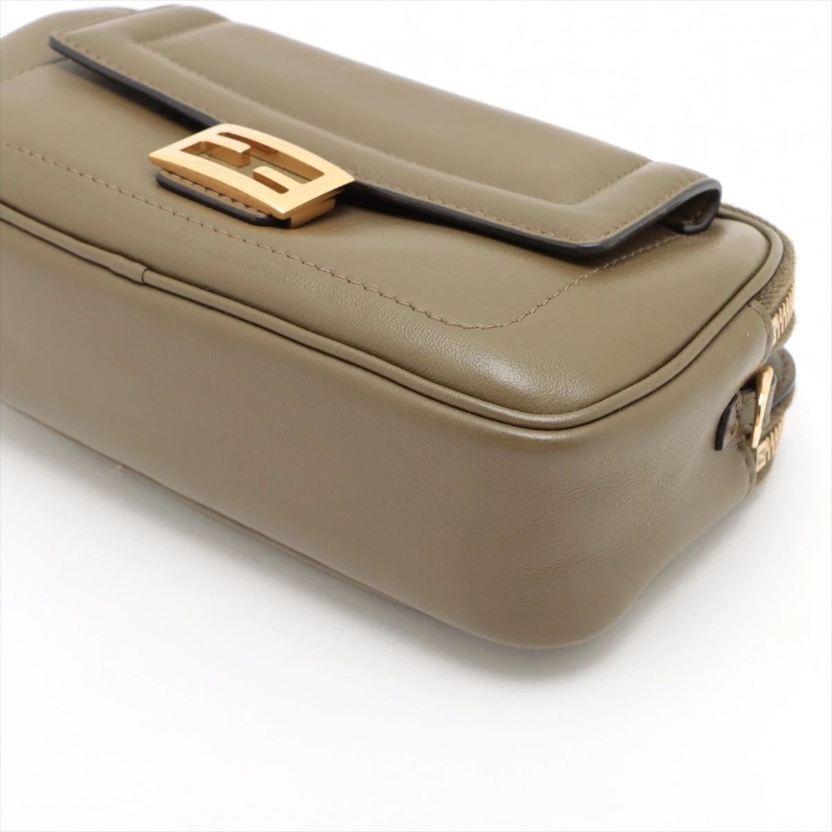 FENDI フェンディショルダーバッグ 斜め掛け キャンバス レザー カーキ茶 楽天市場】【バッグ】FENDI フェンディ ズッカ柄 セミショルダー