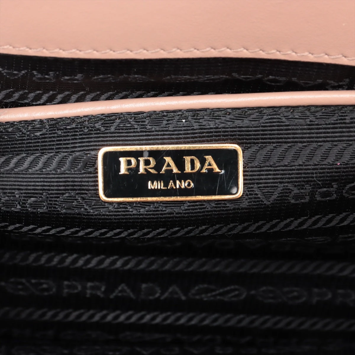 お値下げ 激安【新品 未使用】PRADA プラダ サフィアーノ ショルダーバッグ 楽天市場】プラダ PRADA サフィアーノチェーンショルダー