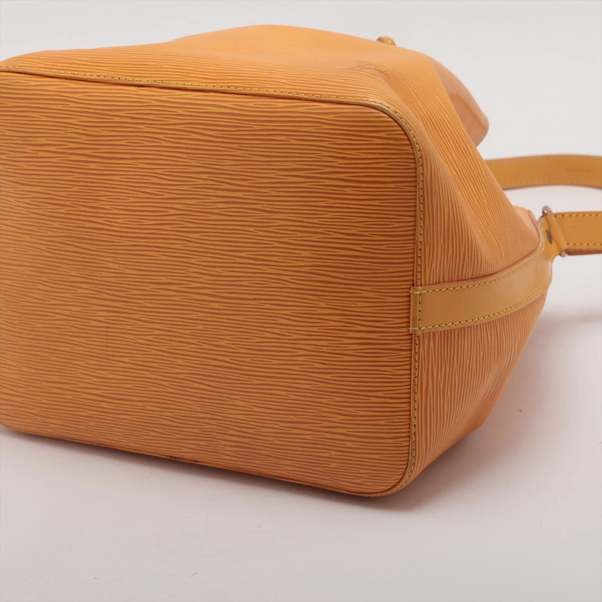 ヴィトン エピ プチノエ M44109 A2911389｜中古ブランド品