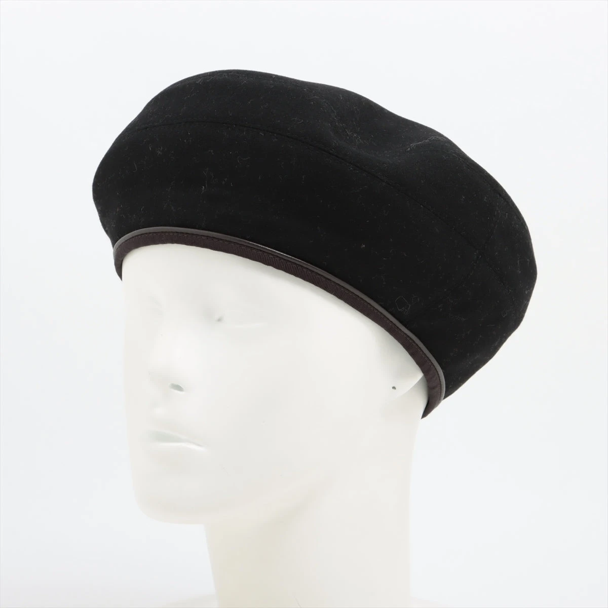 エルメス 黒のカシミヤ ベレー帽 エルメス 黒のカシミヤ ベレー帽