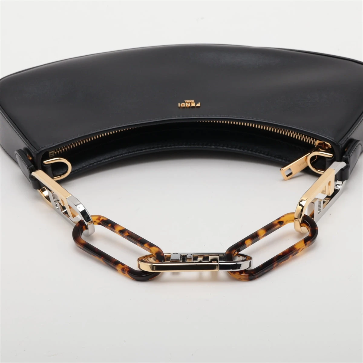 ★送料関税込★FENDI オーロック スウィング ショルダーバッグ フェンディ スウィング オーロック レザー チェーンショルダー