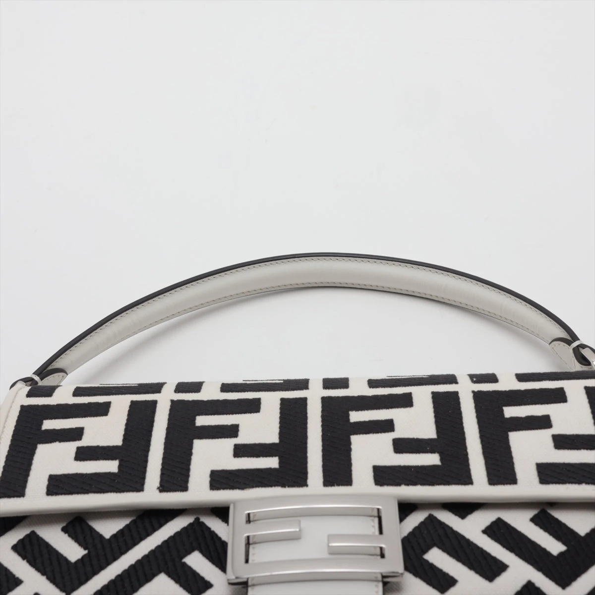 フェンディ ズッカ マンマバケット キャンバス×レザー 2WAY