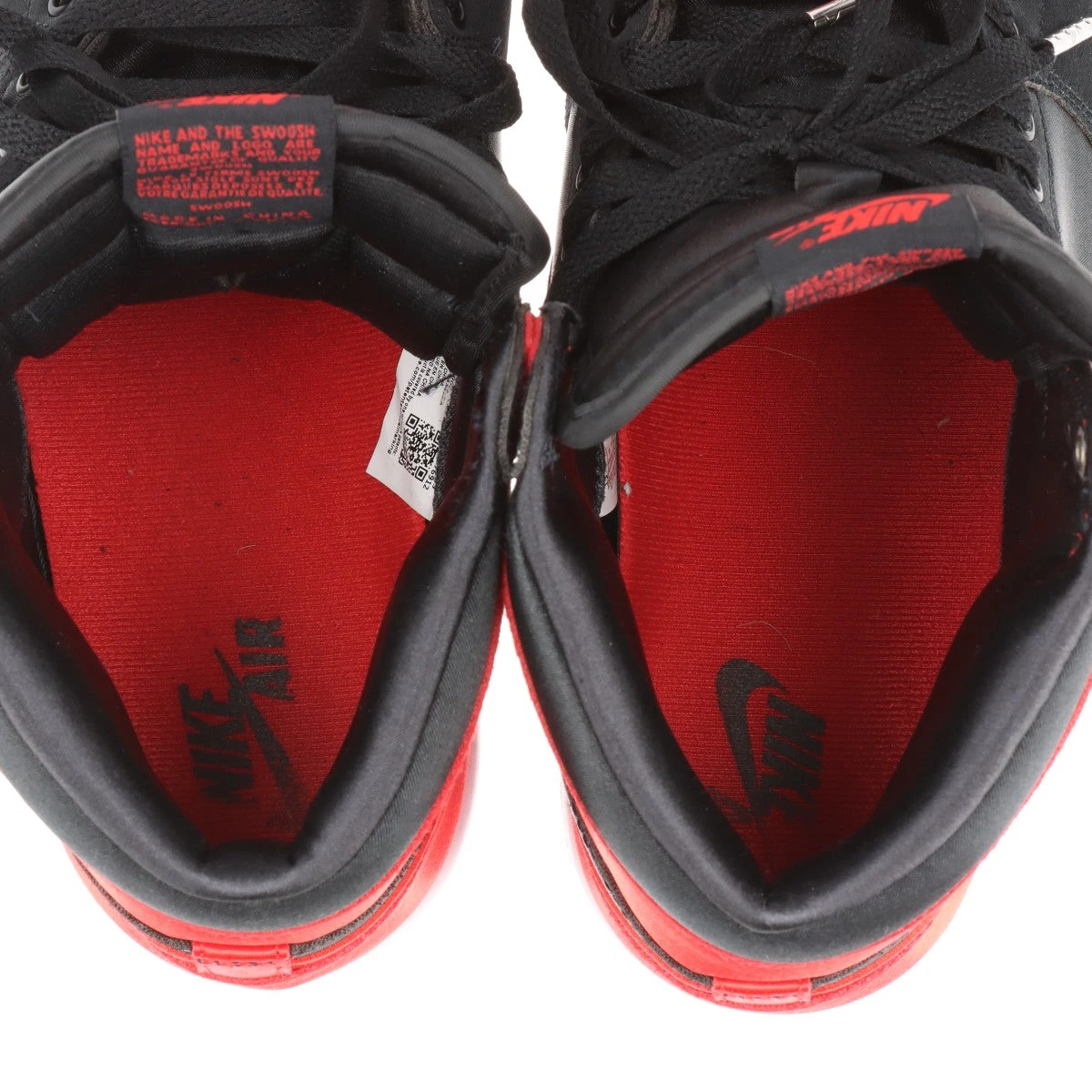 ナイキ AIR JORDAN 1 RETRO HIGH OG サテン ハイカット