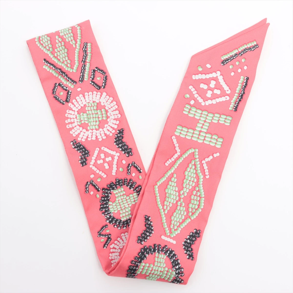 エルメス スカーフ ツイリー シルク ピンク  中古 エルメス HERMES ツイリー スカーフ シルク ピンク系 中古 新入荷 HE0877