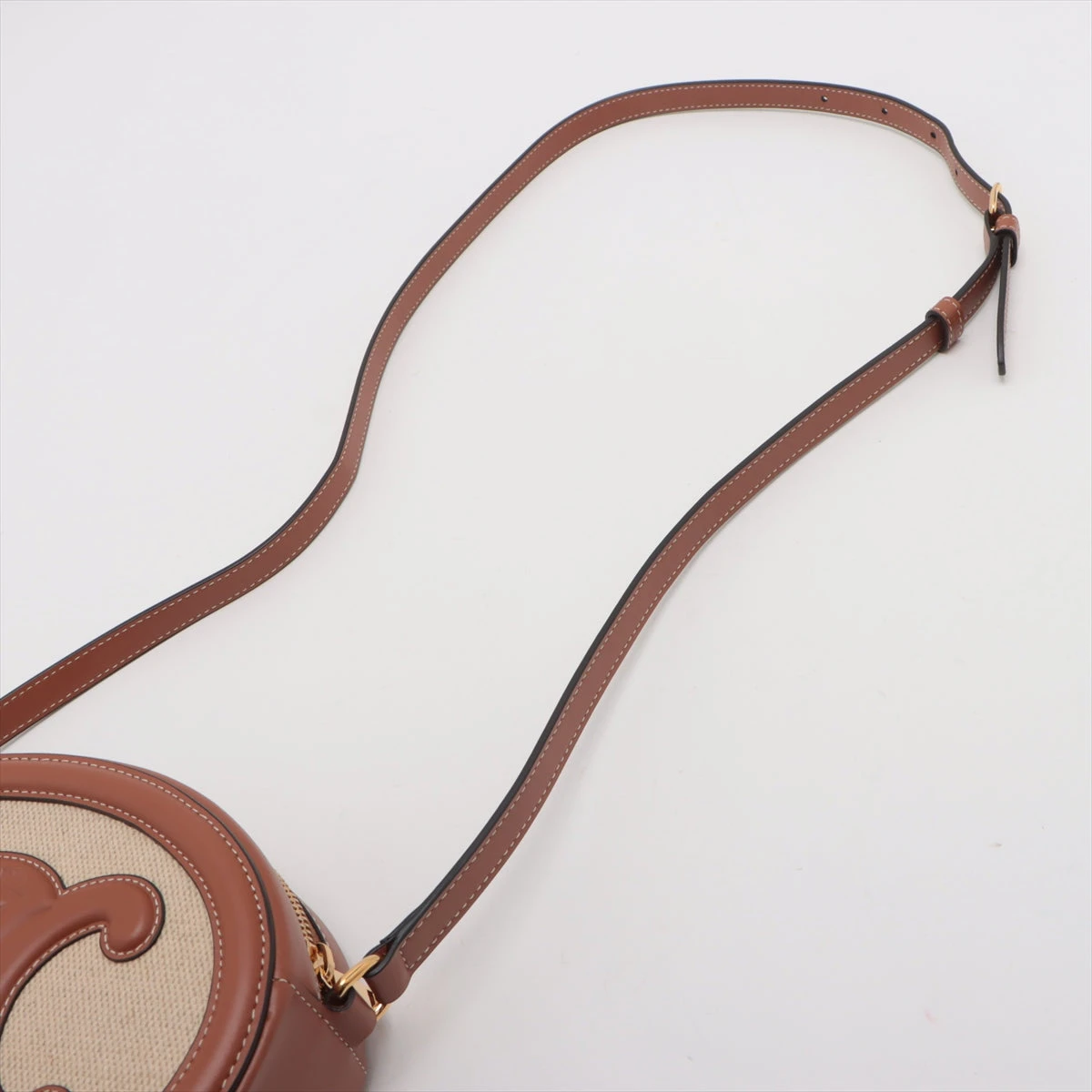 ⭐未使用に近い⭐セリーヌ レザー オーバルパース キュイル トリオンフ ポーチ CELINE セリーヌ バッグ レディース ブランド ショルダーバッグ