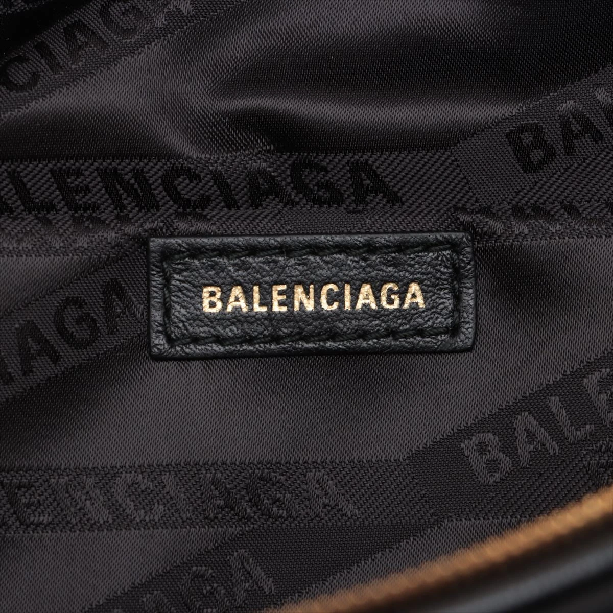 BALENCIAGA レザーボディバッグ ブラック BALENCIAGA バレンシアガ ボディバッグ ブラック 482389 2JMF7