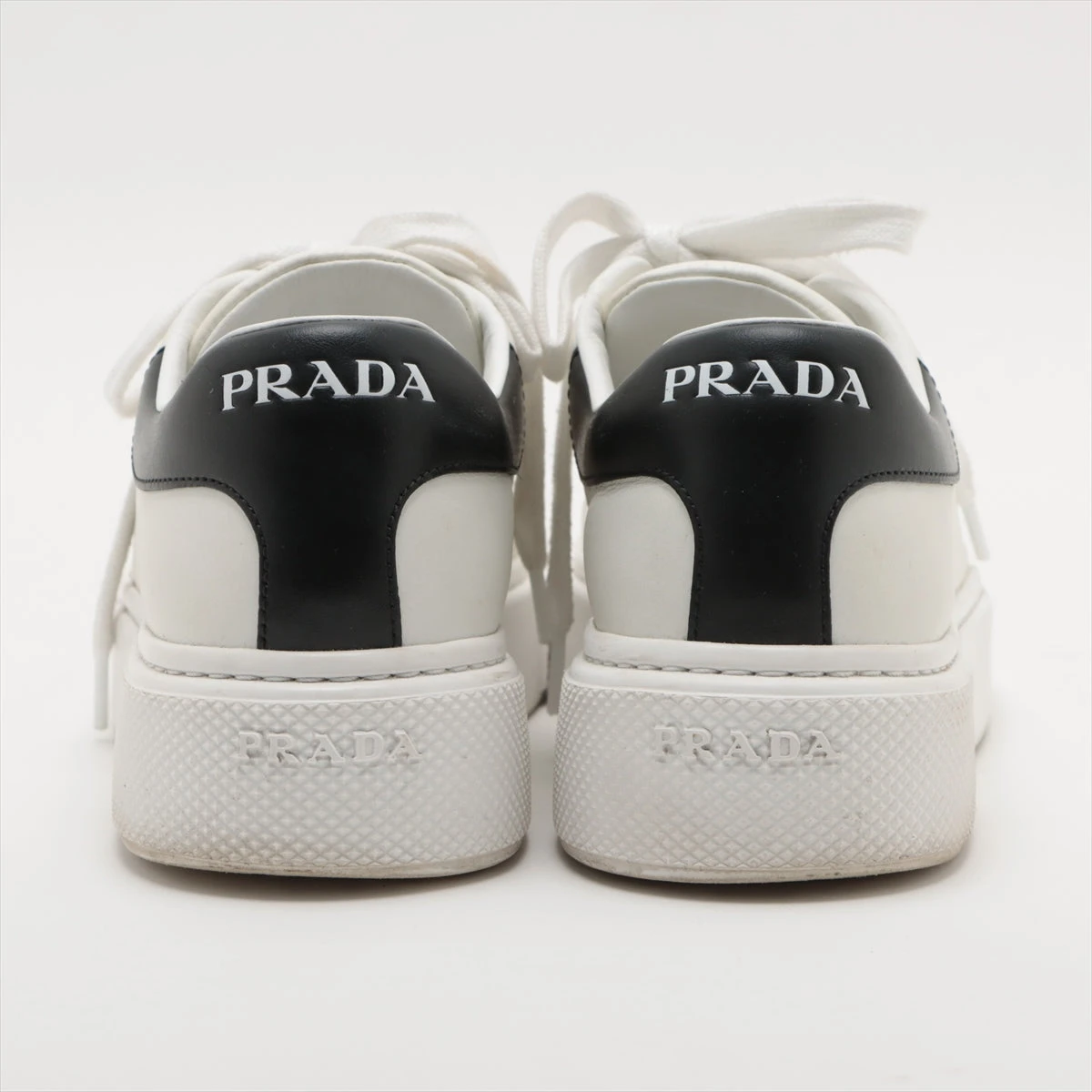 PRADA プラダ スニーカー ホワイト 箱付き 1E796M サイズ36.5 楽天市場】【新品□正規品□送料無料□ギフト包装無料】PRADA