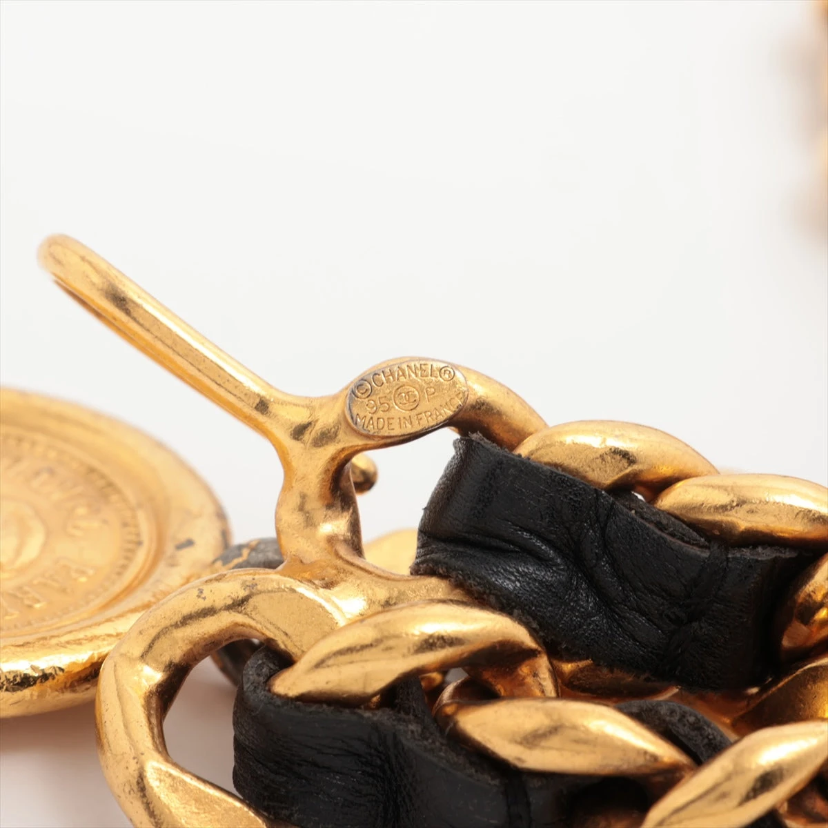 シャネル ココマーク 95P チェーンベルト GP×レザー ブラック