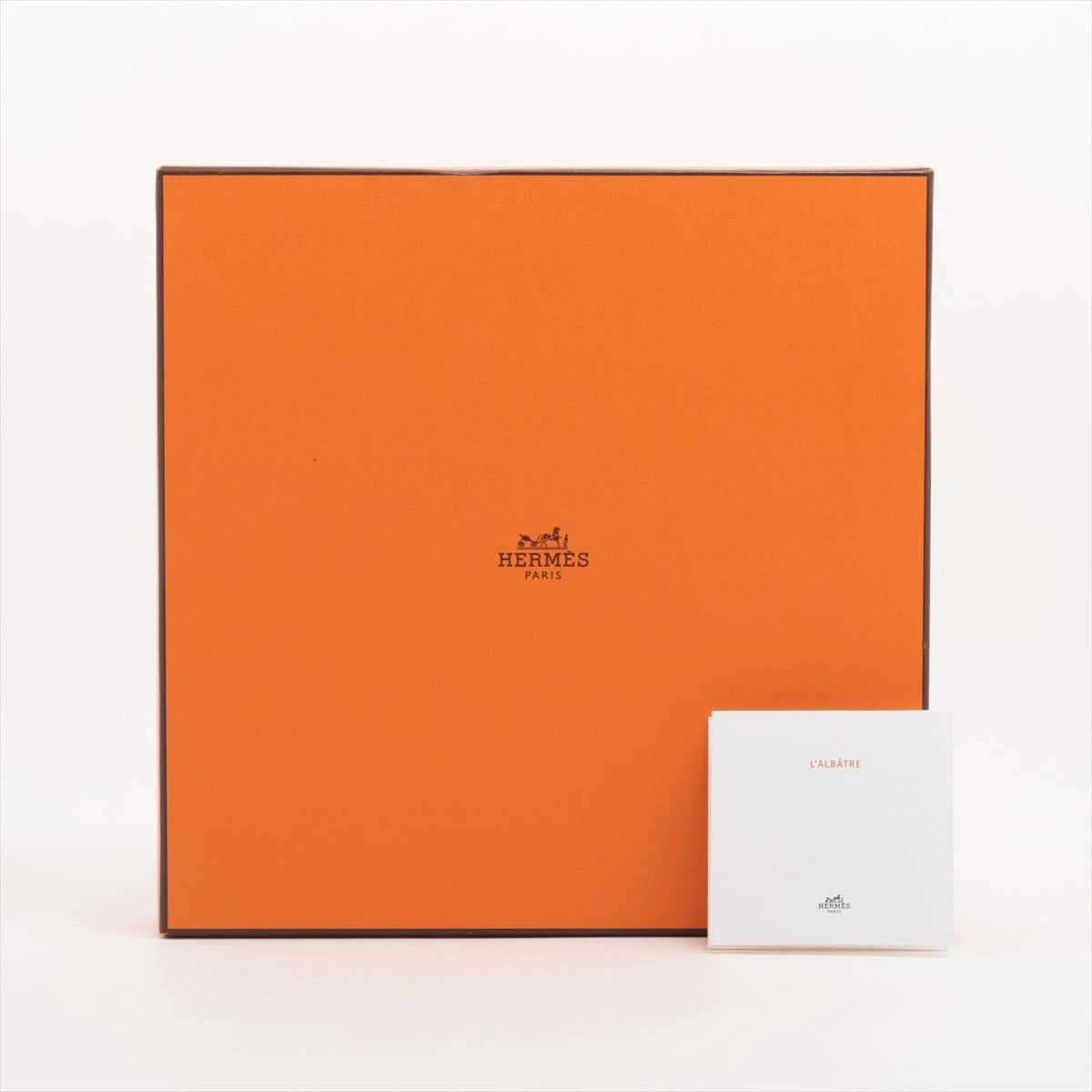 ☆レア商品☆HERMES/エルメス 小物入れアリアンヌ・アラバスター ラウンドボックス 《アリアンヌ》 GM | Hermès - エルメス-公式