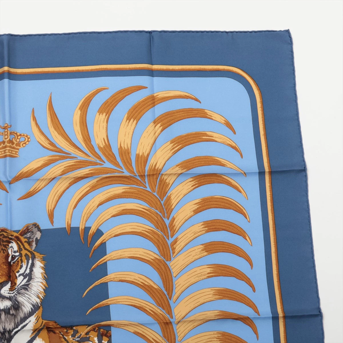 HERMES カレ70 王者の虎 フルリ シルク タイガー スカーフ 美品 HERMES - 値下げ！新品未使用 エルメス カレ 70 《タイガー