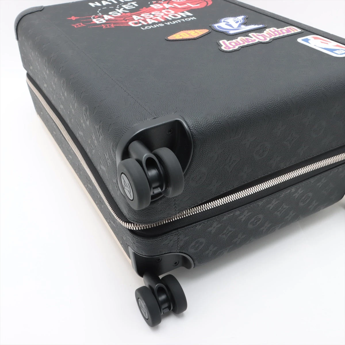 ヴィトン×NBA モノグラム エンボス ホライゾン55 M20450 レザー