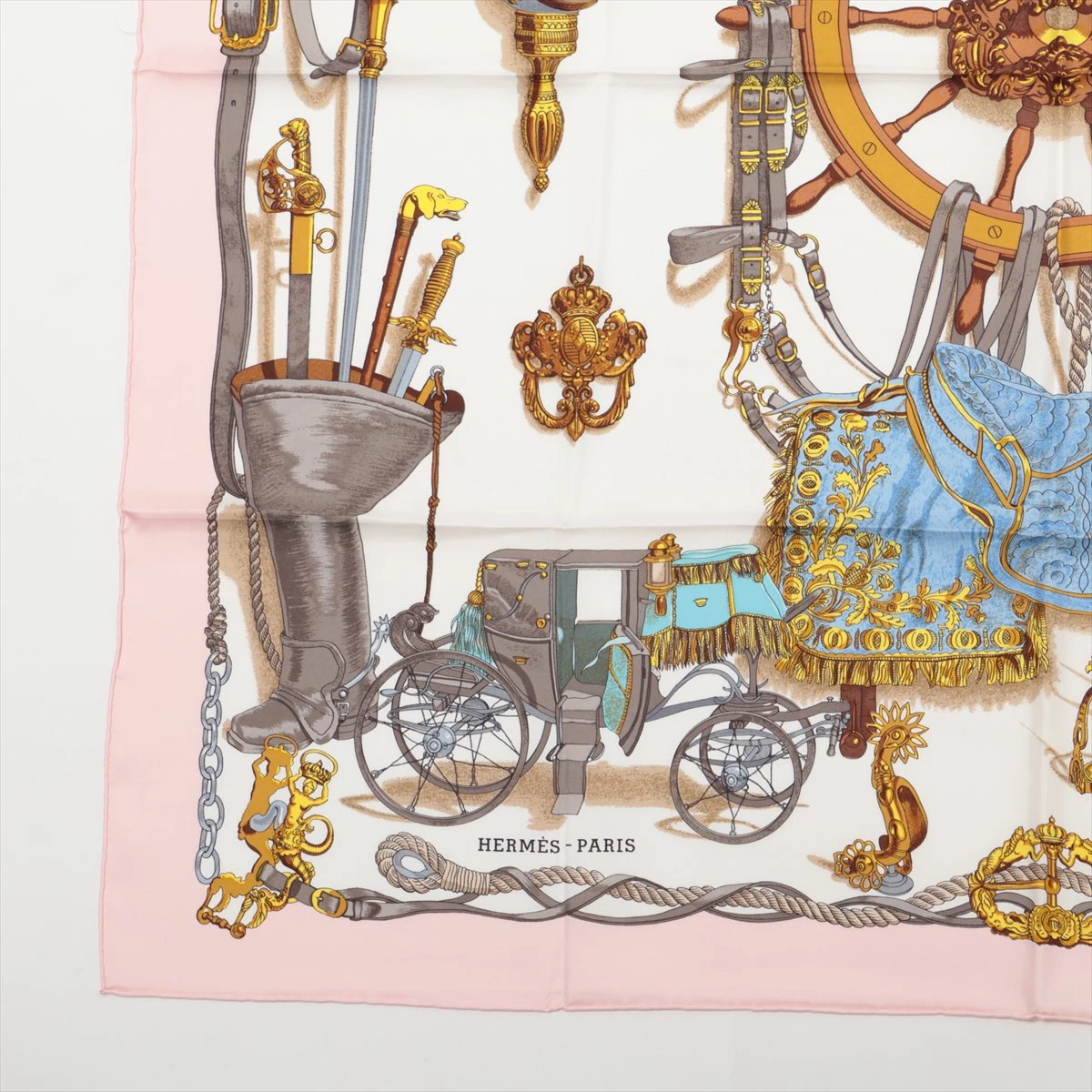 希少デザイン エルメス カレ90 シルクスカーフ Musée 美術館 エルメス カレ90 MUSEE 博物館 スカーフ シルク ピンク A2957446｜中古