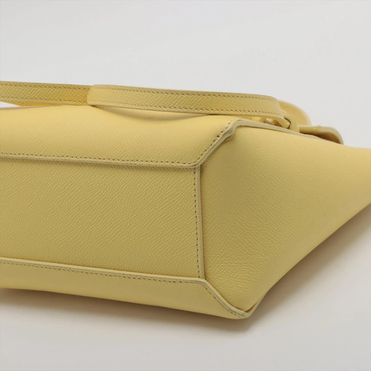 CELINE ベルトバッグ ナノ イエロー系 CELINE ベルトバッグ ナノ ハンドバッグ イエロー ゴールド グレ