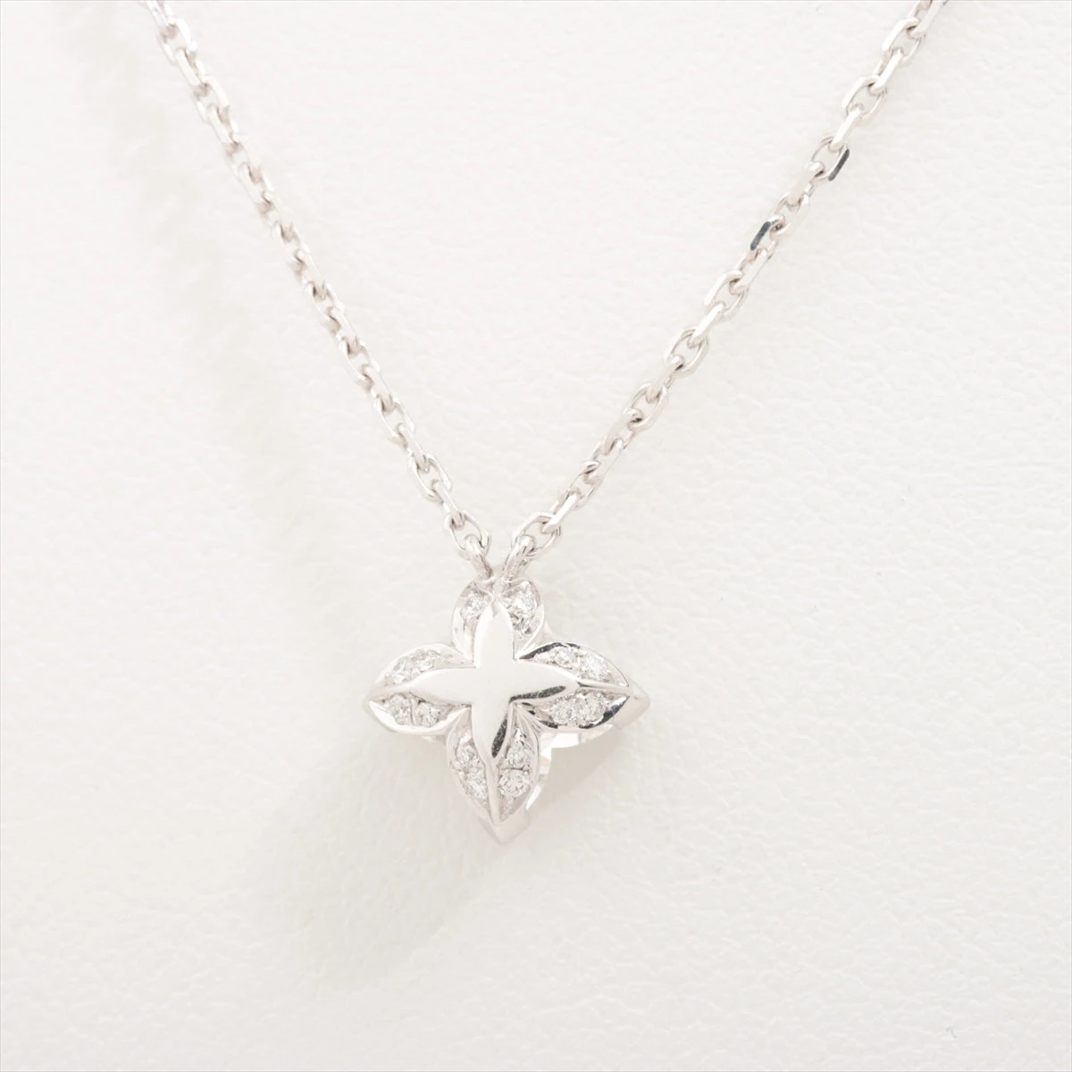 ヴィトン LV ダイヤモンド ペンダント スター ダイヤ ネックレス 750