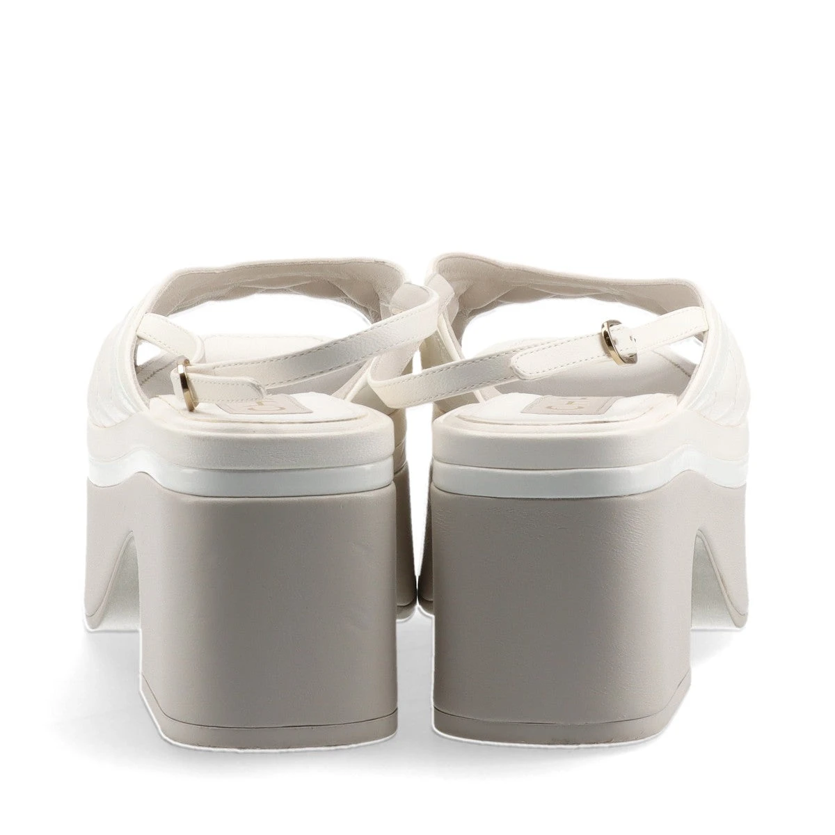 シャネル CHANEL ホワイトサンダル マトラッセ G45009 38サイズ シャネル CHANEL ホワイトサンダル マトラッセ G45009 38サイズ