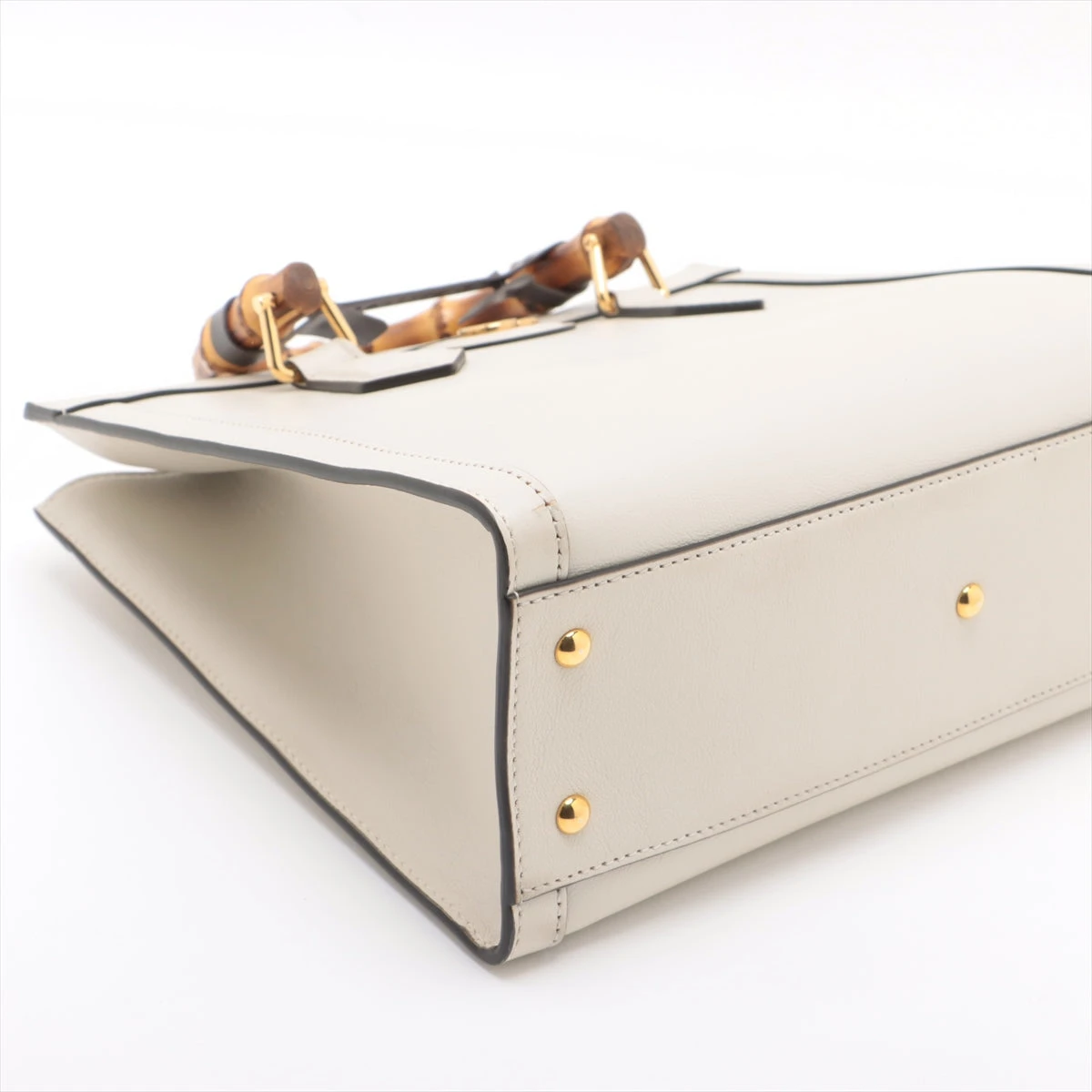 入手困難色✨グッチハンドバッグダイアナバンブーレザーホワイト