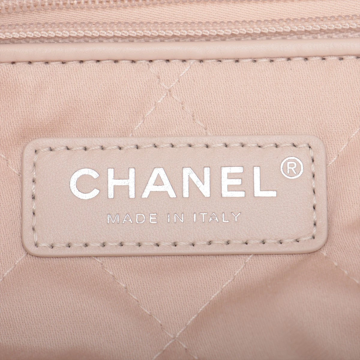 シャネル シャネル22 レザー チェーンショルダーバッグ ベージュ