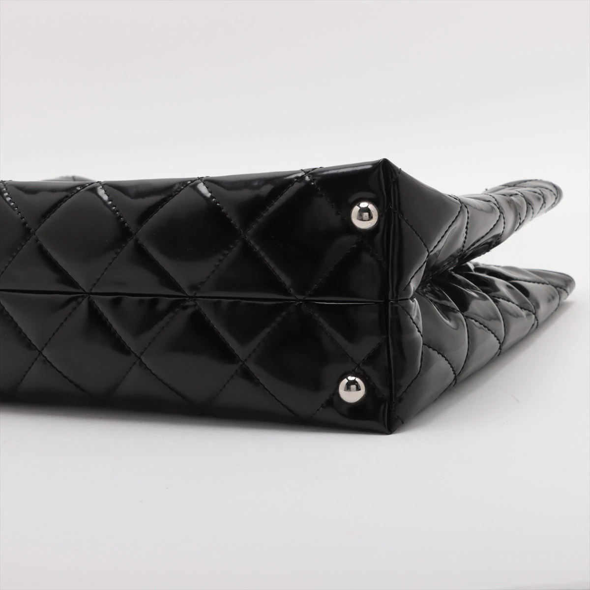 NR2　kt12547tm【CHANEL】チェーントート35　マトラッセ CHANEL マトラッセ ココマーク チェーントート トートバッグ ブラック