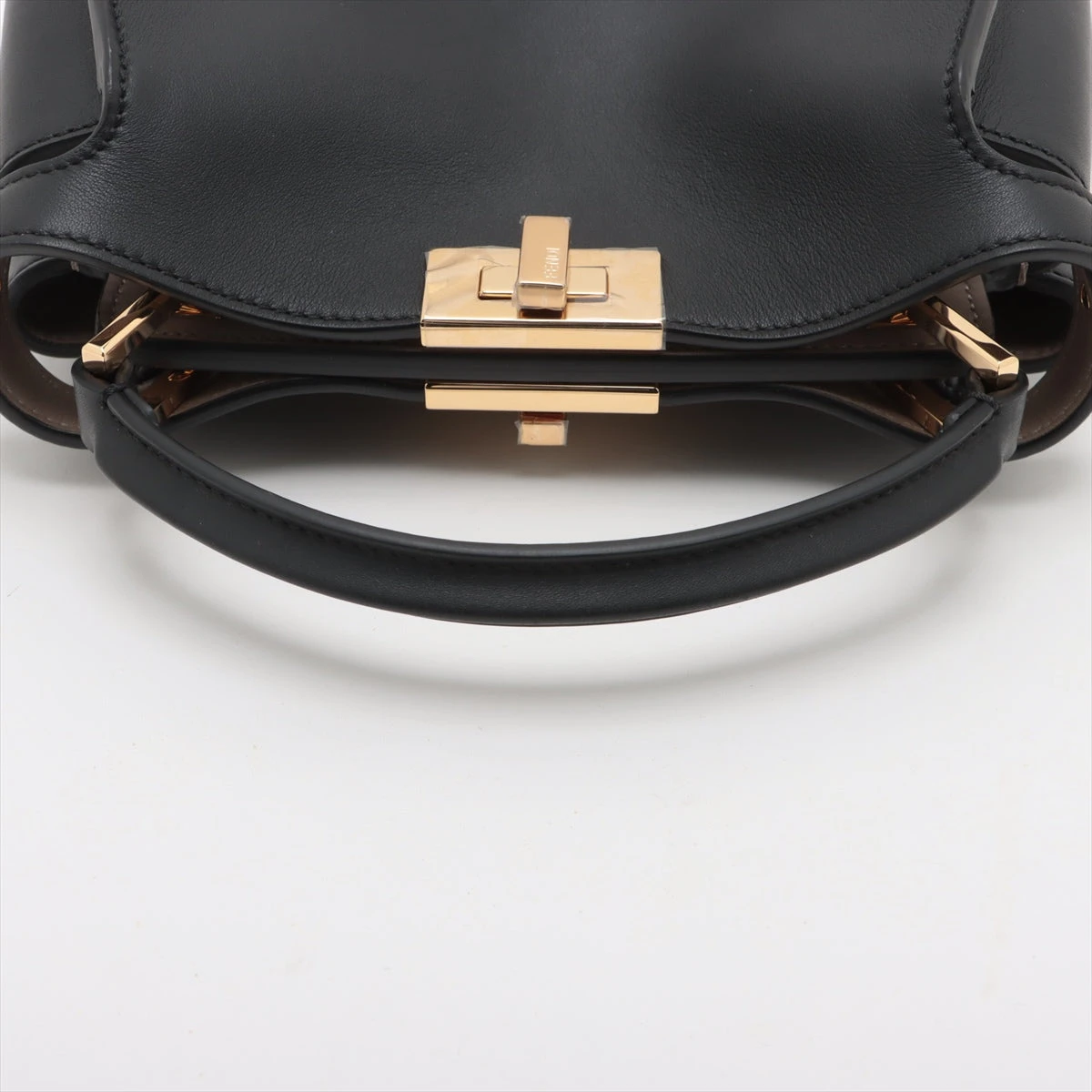 フェンディ ピーカブーエッセンシャリー レザー 2WAYハンドバッグ