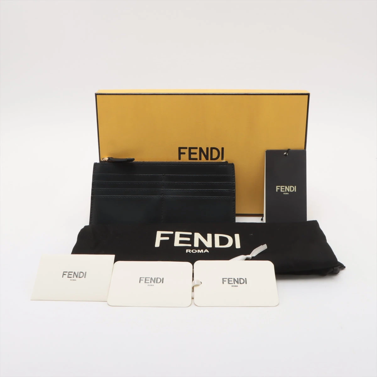 フェンディ レザー チェーンウォレット ブラック 8BS076