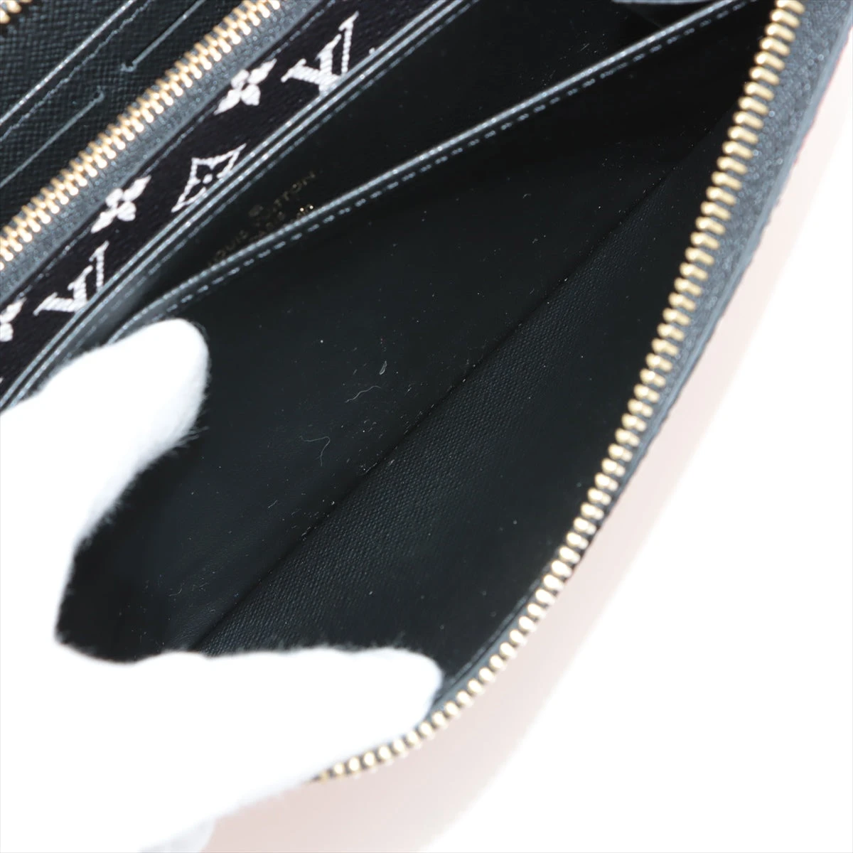 【美品】ルイヴィトン クラフティジッピー ウォレットクレームルージュM69436 LOUIS VUITTON ルイ ヴィトンLVクラフティ ジッピーウォレット