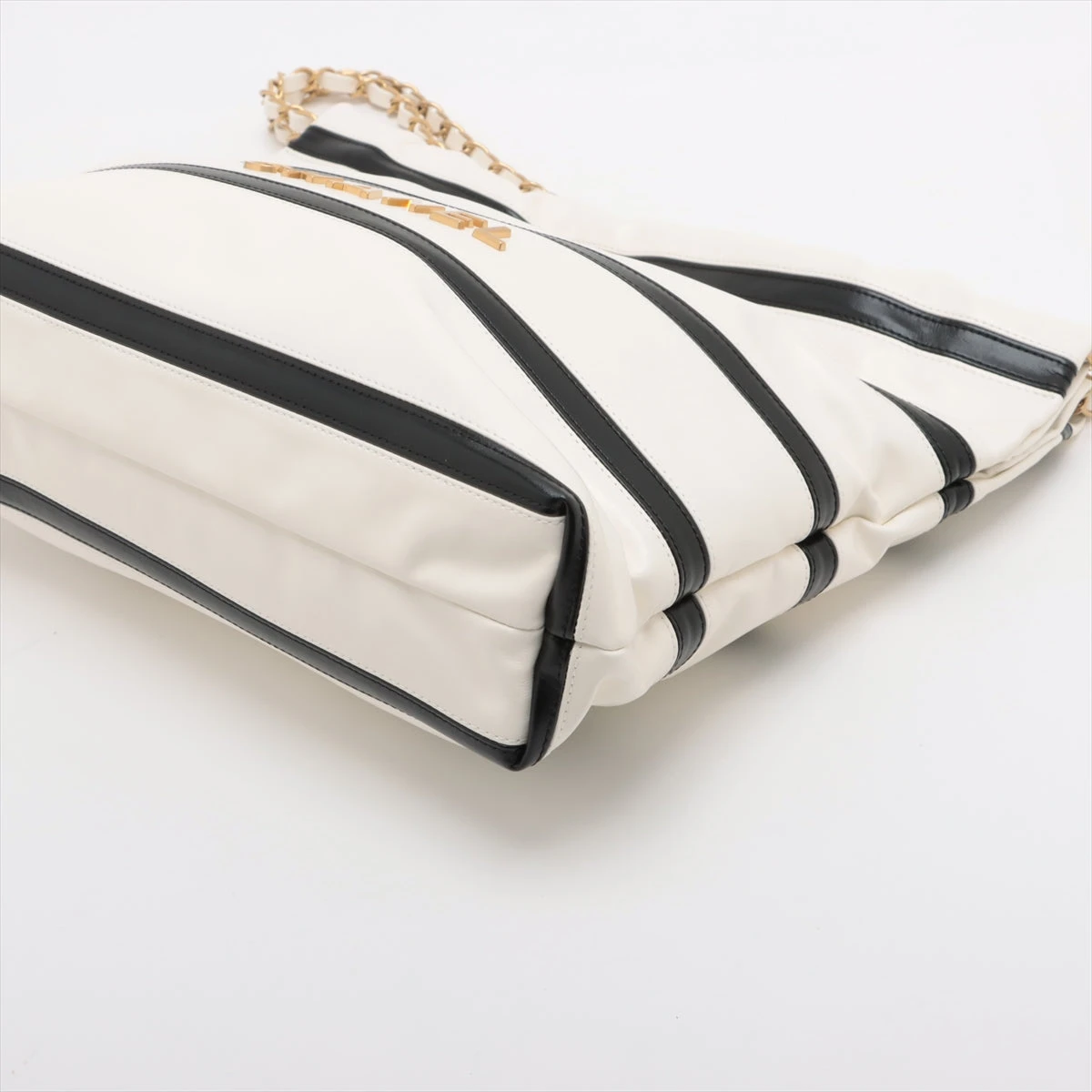 22 レザーチェーン ホワイトAS3260 シャネル シャネル22 スモール レザー チェーンショルダーバッグ