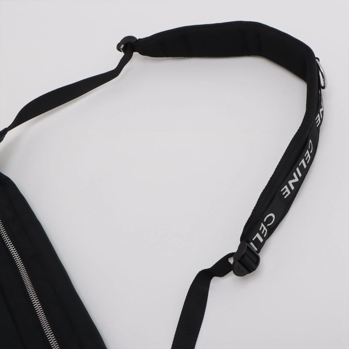 セリーヌ ロゴ ナイロン ボディバッグ ブラック DP017033｜中古