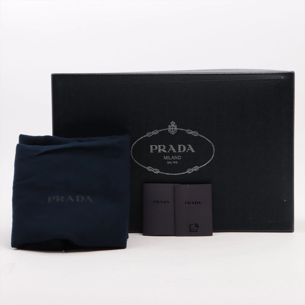 美品 プラダ レザー スニーカー 6 メンズ ブラック ウイングチップ 楽天市場】PRADA プラダ サイズ:9 ウイングチップ ラバーソール
