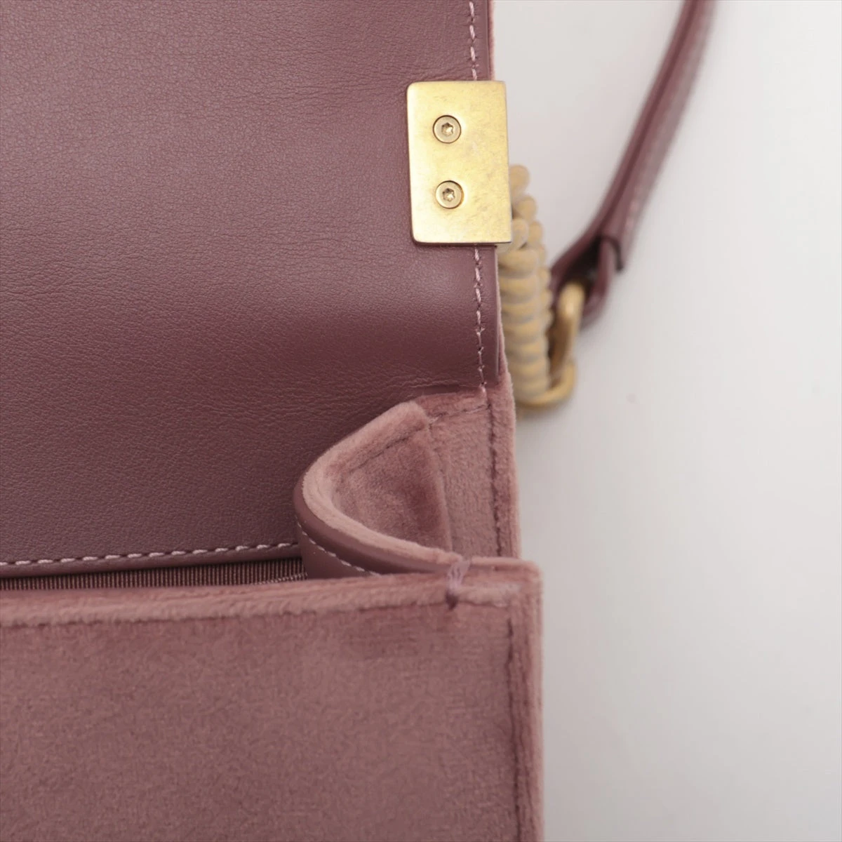 ボーイシャネル 20 スモール ベロア チェーンショルダーバッグ メタリック金具 シャネル ボーイシャネル20 スモール ベロア チェーンショルダー