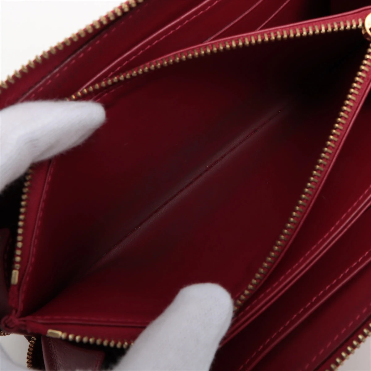 ルイヴィトン ヴェルニ ジッピーウォレット ポピーペタル