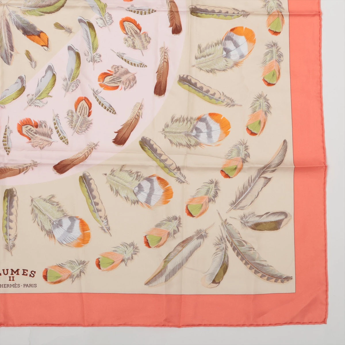 HERMES エルメス HERMES スカーフ カレ90 PLUMES 羽根 HERMES エルメス スカーフ カレ90 『PLUMES(羽根)』 シルク