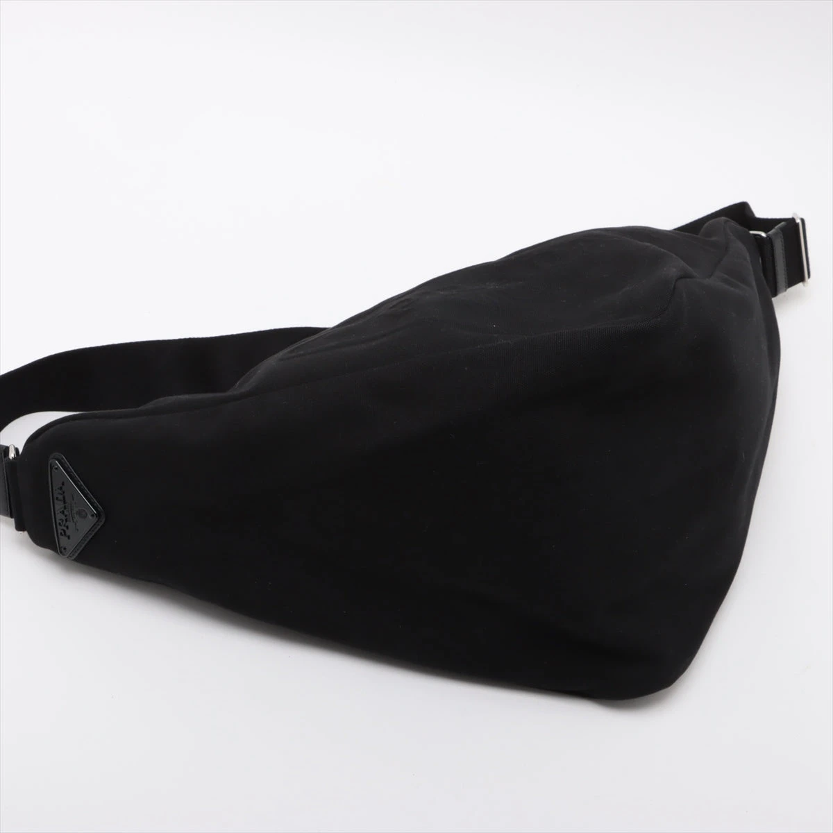 プラダ カナパ トライアングル キャンバス ショルダーバッグ