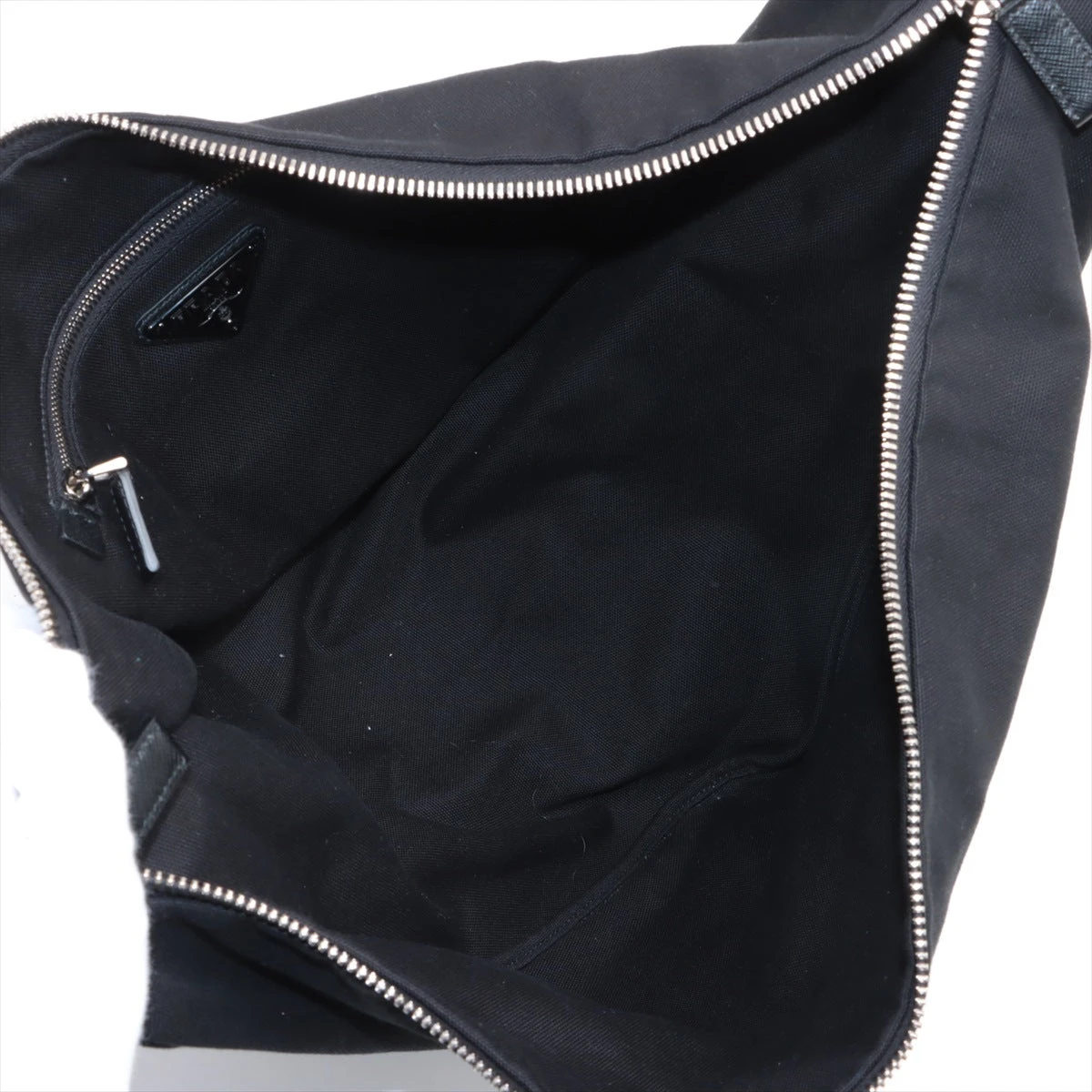 プラダ カナパ トライアングル キャンバス ショルダーバッグ