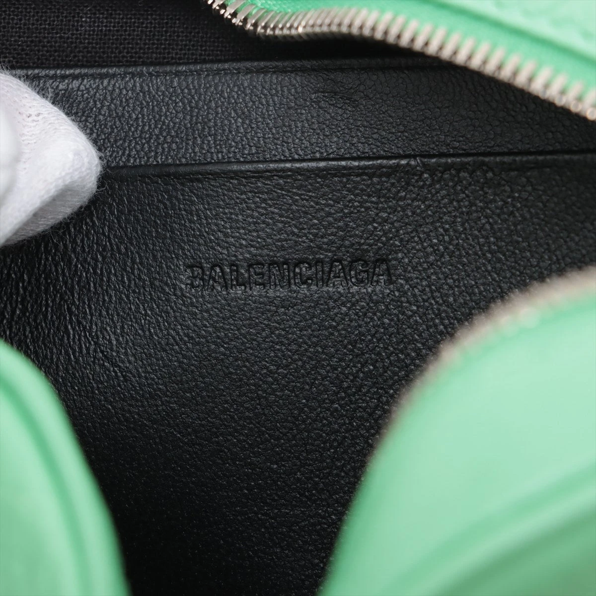 バレンシアガ　BALENCIAGA チェーンショルダーバッグ　BB　グリーン バレンシアガ レザー チェーンショルダーバッグ グリーン 722781