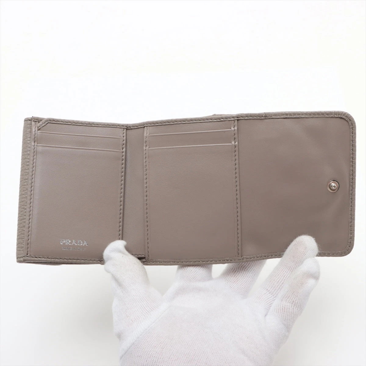 PRADA ヴィッテロレザー コンパクトウォレット 三つ折り財布 グレージュ プラダ ヴィッテロダイノ レザー コンパクトウォレット
