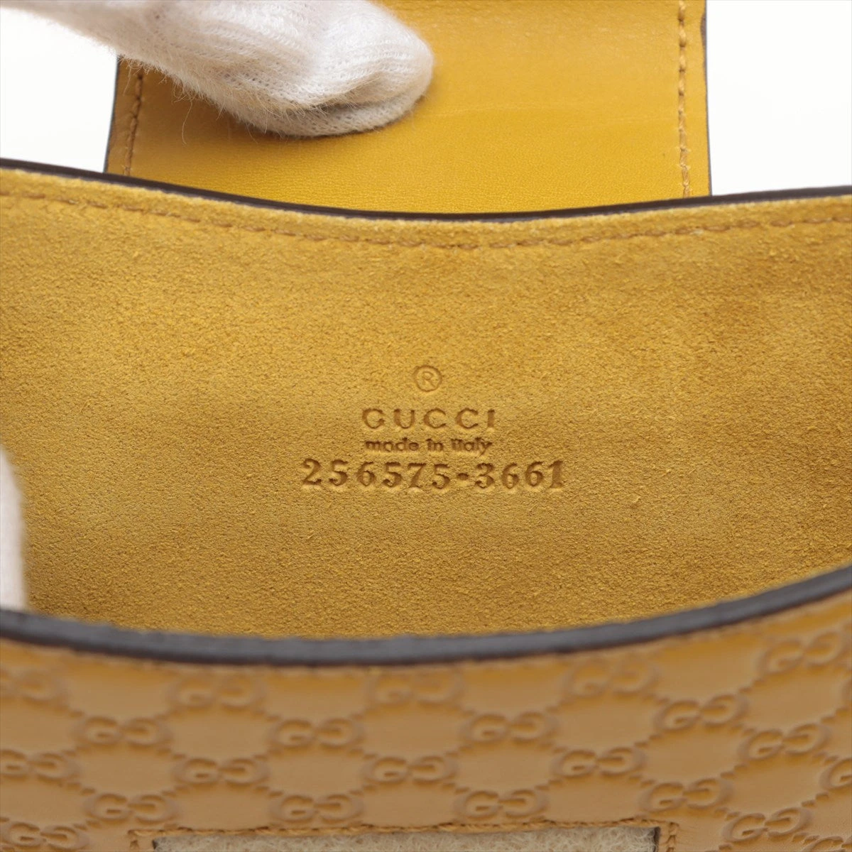 GUCCI 革製バングル (マスタード)