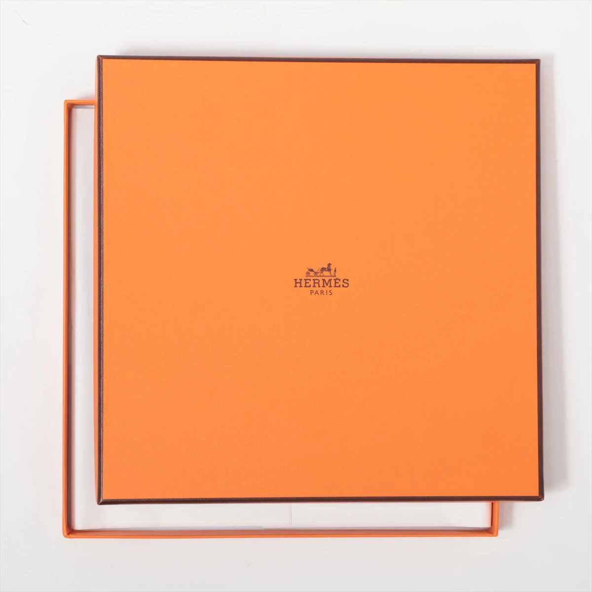 HERMES エルメス　カレ90 　24番地のミステリー スカーフ　シルク エルメス2024SS カレ90 24番地のミステリー | アラサー庶民の